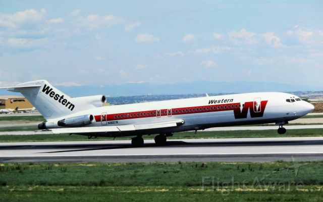 BOEING 727-200 (N2827W) - 1983