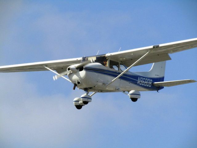 Cessna Skyhawk (N96808) - Low approach RWY 24