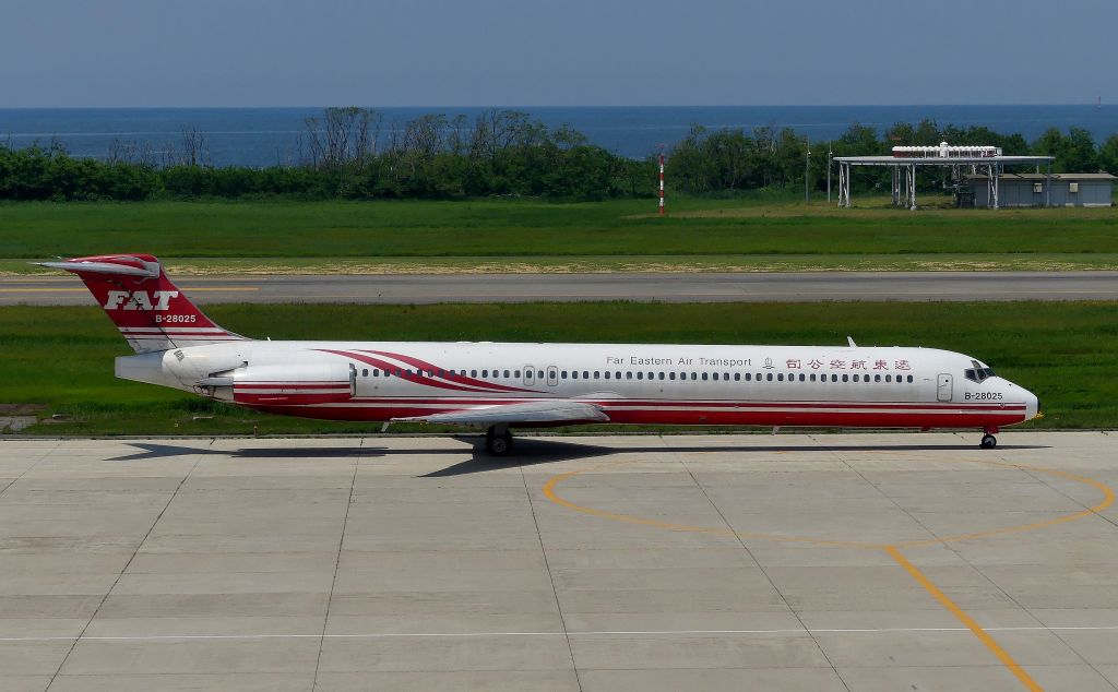 McDonnell Douglas MD-83 (B-28025) - Niigata(KIJ) 2018/06/04