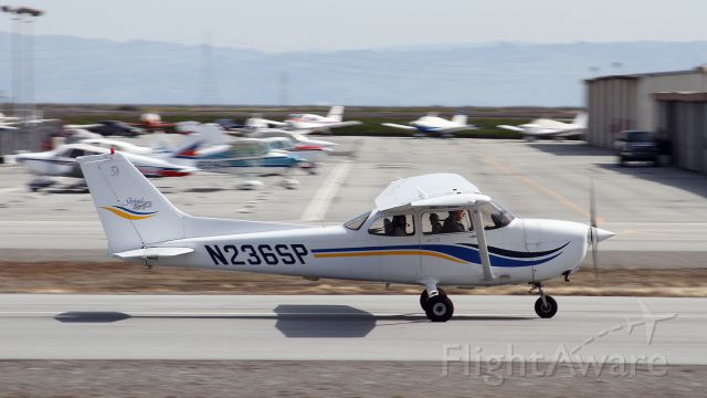 Cessna Skyhawk (N236SP) - 4/7/12
