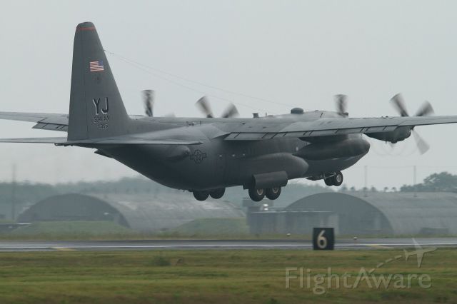 Lockheed C-130 Hercules —