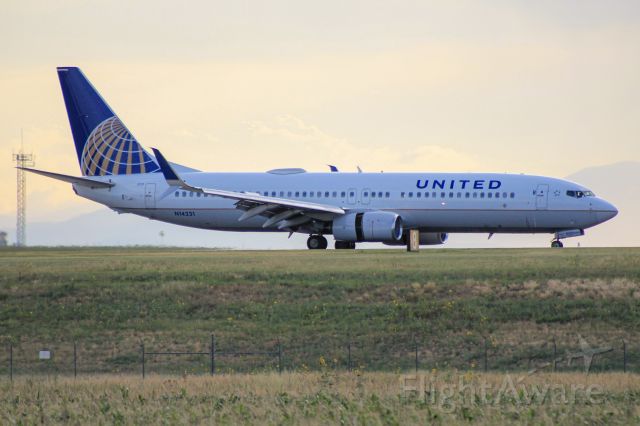 Boeing 737-800 (N14231) - United 337 from Columbus, OH.