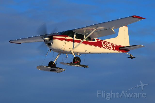 Cessna Skywagon 180 (N98207)