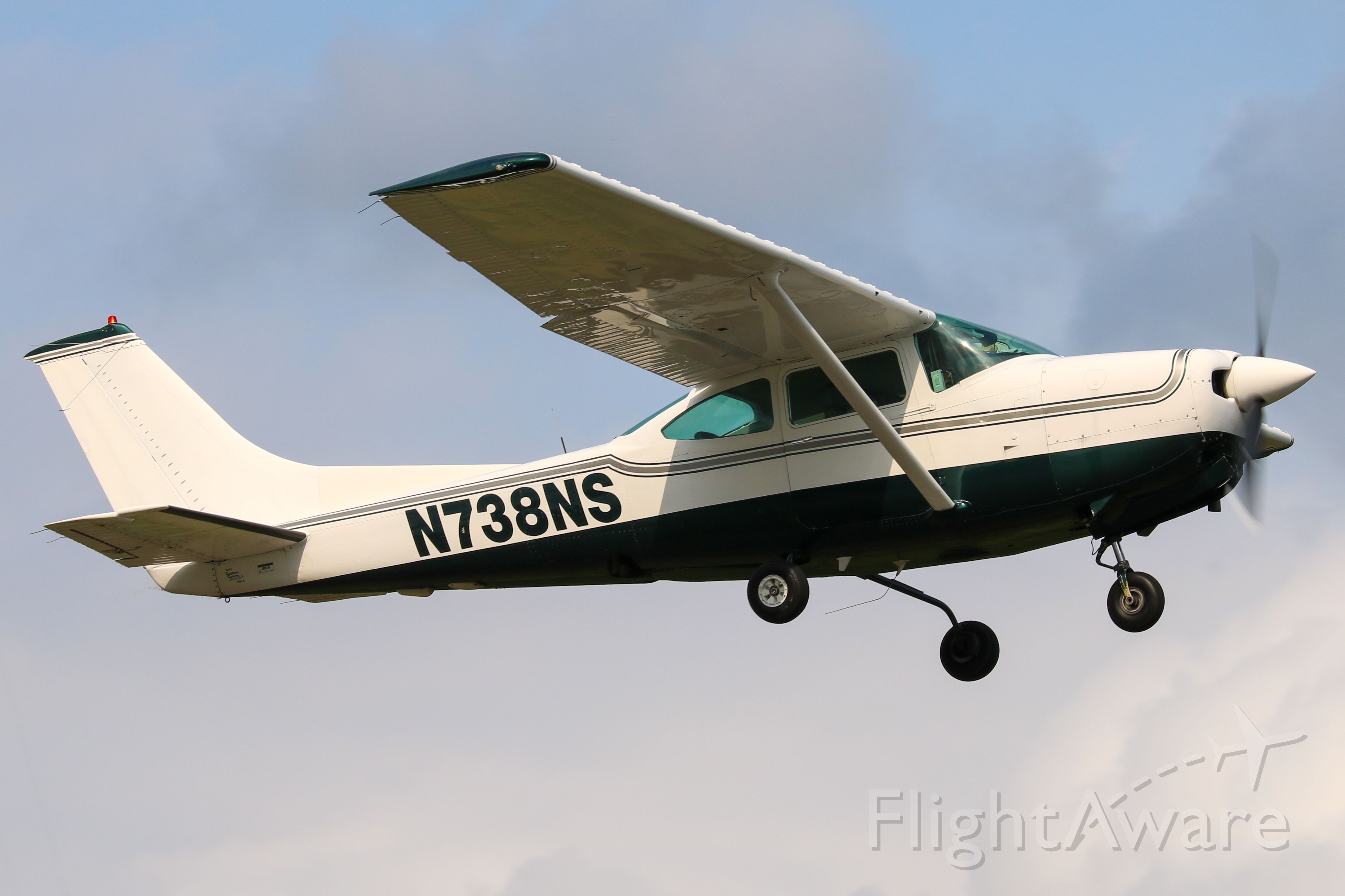 Cessna Skylane RG (N738NS)