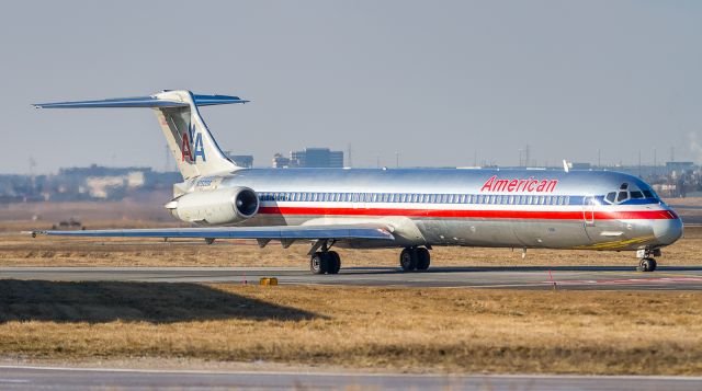 McDonnell Douglas MD-82 (N7528A) - American 1259 approaches the threshold of runway 23 at YYZ and heads to Dallas-Fort Worth. Taken January 28th 2018
