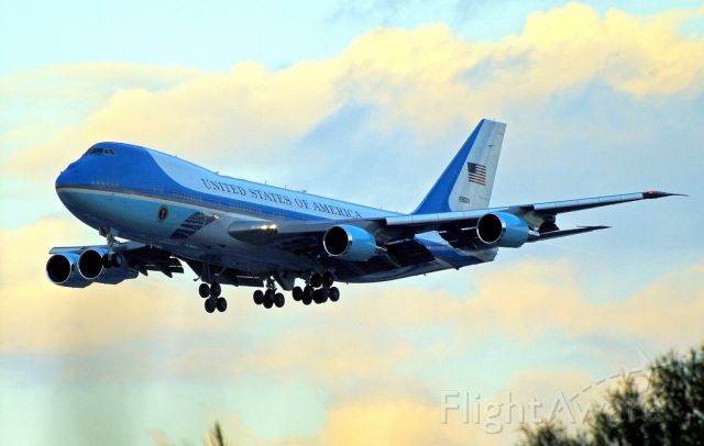 Boeing 747-200 (92-9000) - United States - US Air Force (USAF) Boeing VC-25A 92-9000 cn 23825  Las Vegas - McCarran International (LAS / KLAS) USA - Nevada, 10-22-2010 Photo: Tomás Del Coro  Air Force One President Obama in Las Vegas 10-22-2010