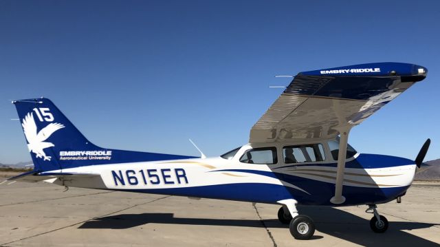 Cessna Skyhawk (N615ER)