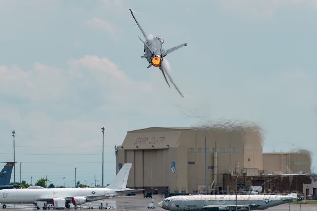 Lockheed F-16 Fighting Falcon — - 2019 Star Spangled Salute Air & Space Show at Tinker AFB, Oklahoma.