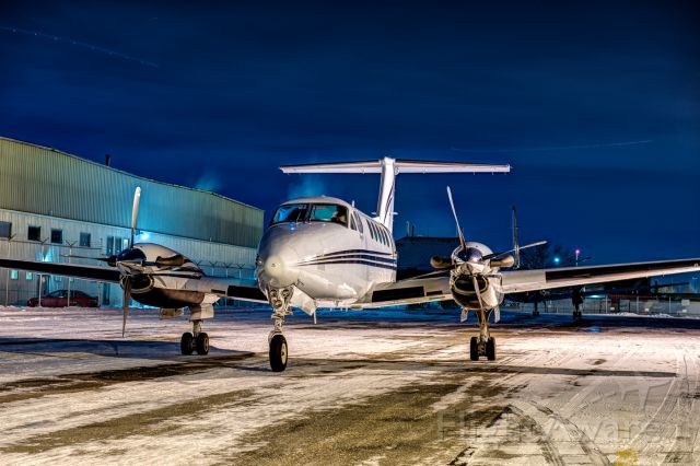 Beechcraft Super King Air 200 (C-FAXD) - Another late night dispatched medevac flight from Calgary. Flown by Integra Air / Bar XH Air