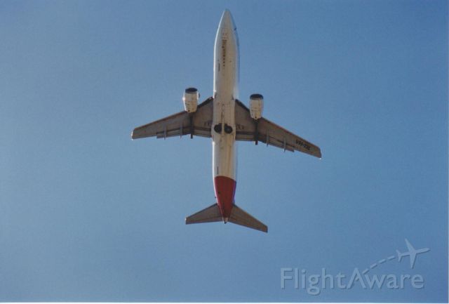 VH-TJL — - Qantas B737-476 departing off runway 12 at Hobart.