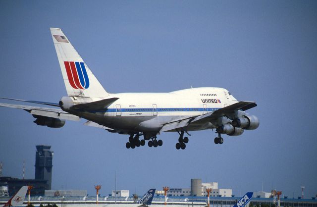 BOEING 747SP (N532PA) - Short Final at Narita Intl Airport Rwy16 on 1986/05/05
