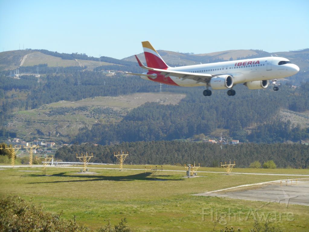 Airbus A320neo (EC-NDN) - EC-NDN "Cuatro Vientos" landing at LEVX (north track) from LEMD. 21-03-2021