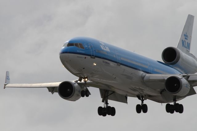 Boeing MD-11 —