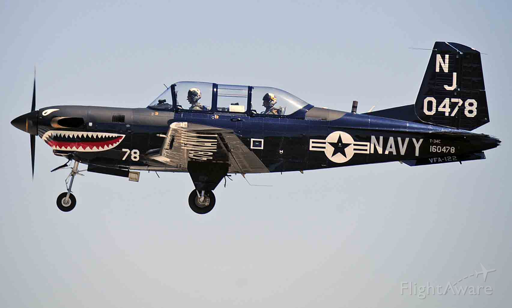 — — - VMA-122 T-34C touch-and-goes at Merced Regional Airport (KMCE)