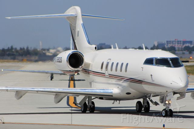 Bombardier Challenger 300 (N769QS)