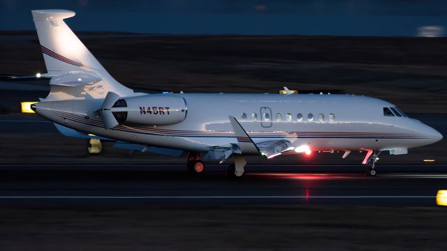 Dassault Falcon 2000 (N45RT) - A Raytheon Dassault Falcon slowing down on Reagan Airport's runway 19 after a flight from Windsor Locks