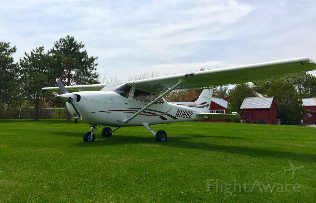 Cessna Skyhawk (N11682)