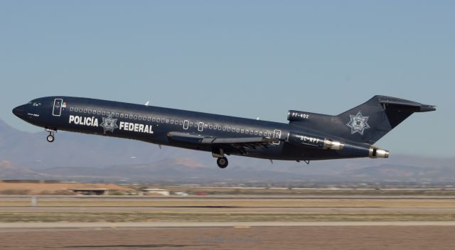 BOEING 727-200 (XC-NPF) - Zipping out of IWA.