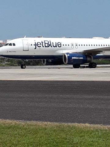 — — - JetBlue #1289 Taxing to Terminal A in LMM Intl Airport (San Juan,P.R.)