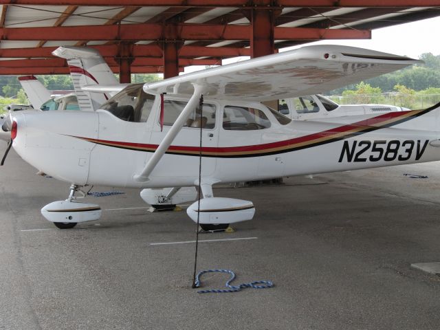 Cessna Skyhawk (N2583V)