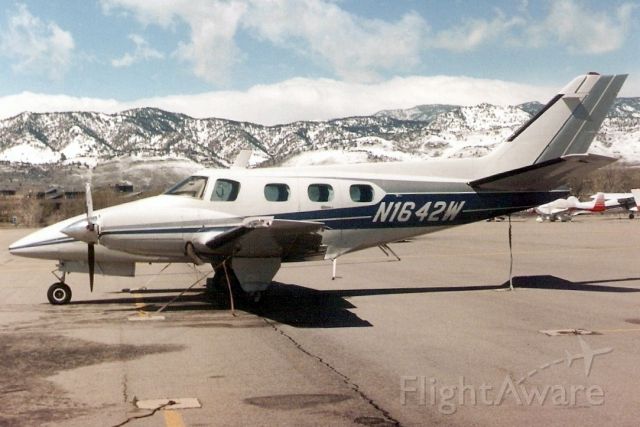 Beechcraft Duke (N1642W) - Seen here in Apr-95.