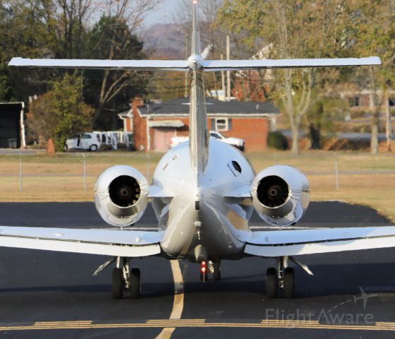 Raytheon Hawker 800 (N68CB) - N68CB taxiing onto runway 19 for departure at Lebanon Municipal Airport.