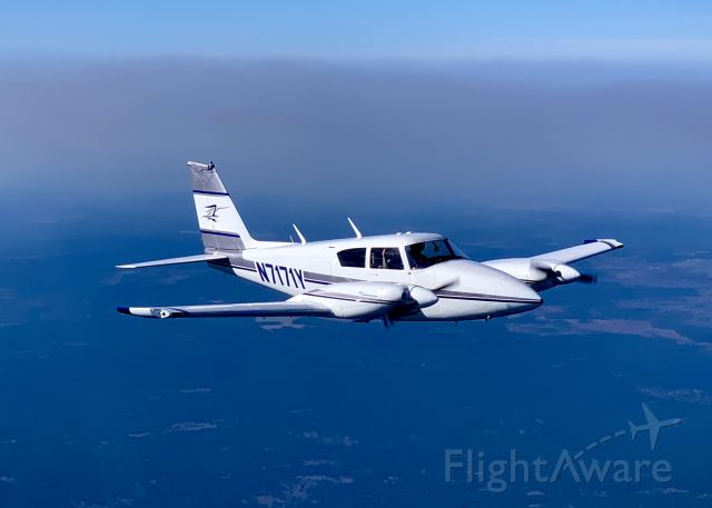 Piper PA-30 Twin Comanche (N7171Y) - Taken from N95044 while high over the Piney Woods. 