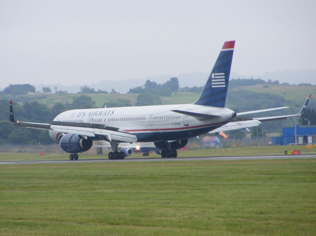 Boeing 757-200 (N201UU) - Taken from Almondbank on 23rd July 2014.