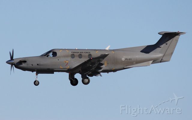 Pilatus PC-12 (PDT1) - Landing on rwy 01L.