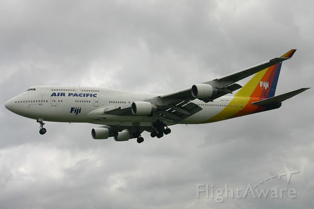 Boeing 747-400 (DQ-FJK)
