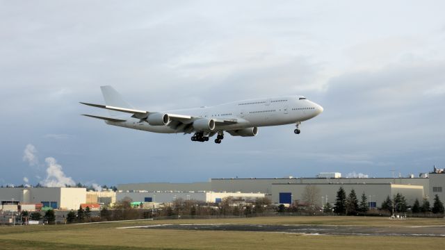 BOEING 747-8 (N895BA)