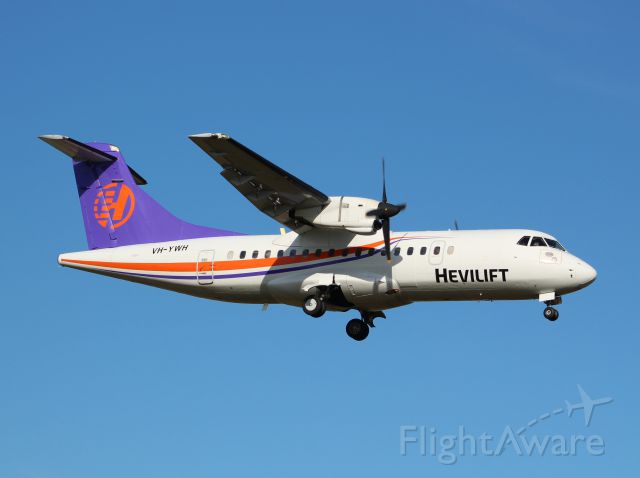 Aerospatiale ATR-42-300 (VH-YWH)