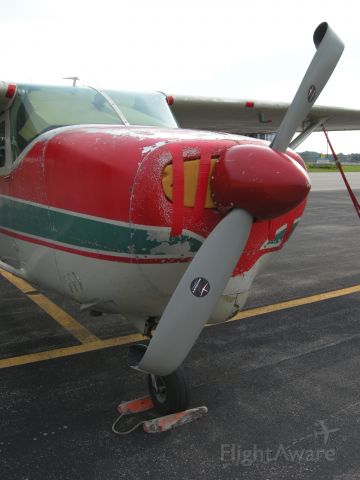 Cessna Centurion (N9695X) - Oops.. Prop strike