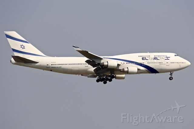Boeing 747-400 (4X-ELD)