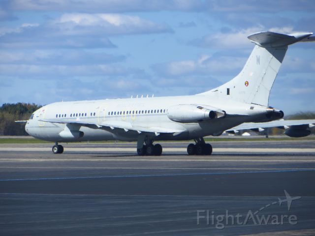 VICKERS VC-10 — - VC-10 taxiing out of BGR