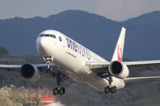 BOEING 767-300 (JA8980) - 27 October 2016:HKD-HND.