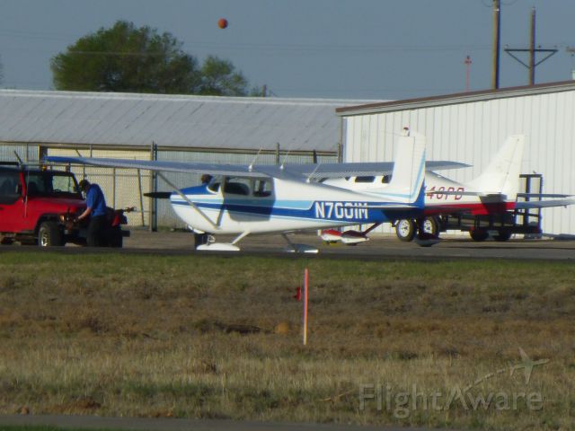 Cessna Skylane (N7001M)