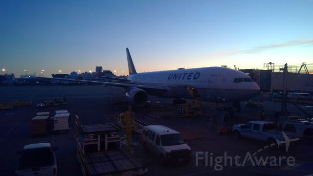 Boeing 777-200 (N780UA) - Just finished deboarding on United flight 1942 from Los Angeles to Denver.