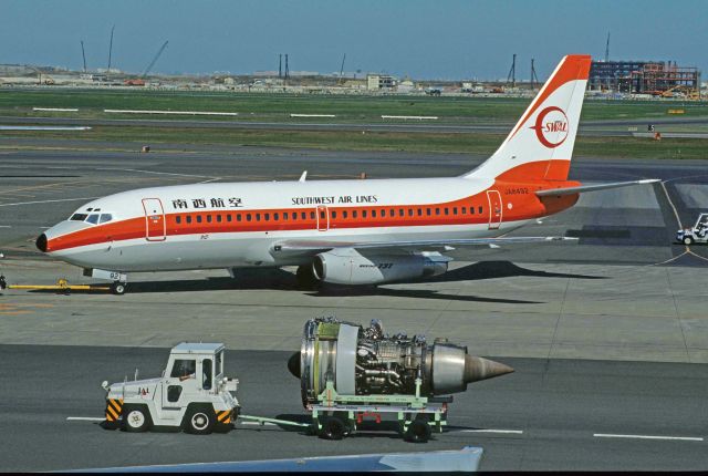 Boeing 737-200 (JA8492) - Visit at Tokyo-Haneda Intl Airport on 1992/10/10