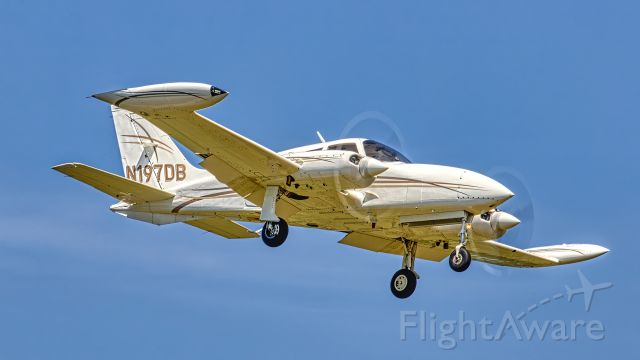Cessna 310 (N197DB)