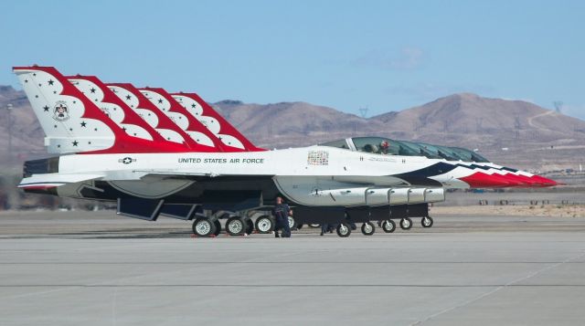 Lockheed F-16 Fighting Falcon — - USAF Thunderbird Demonstration Team