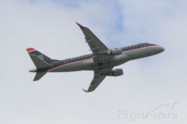 Embraer 170/175 (N808MD) - Republic Airlines/US Airways Express Flight 3330 departs Runway 14 at Sarasota-Bradenton International Airport