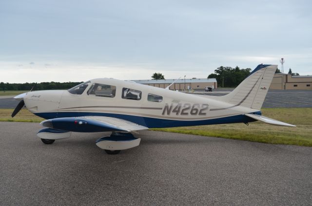 Piper Cherokee (N4262)