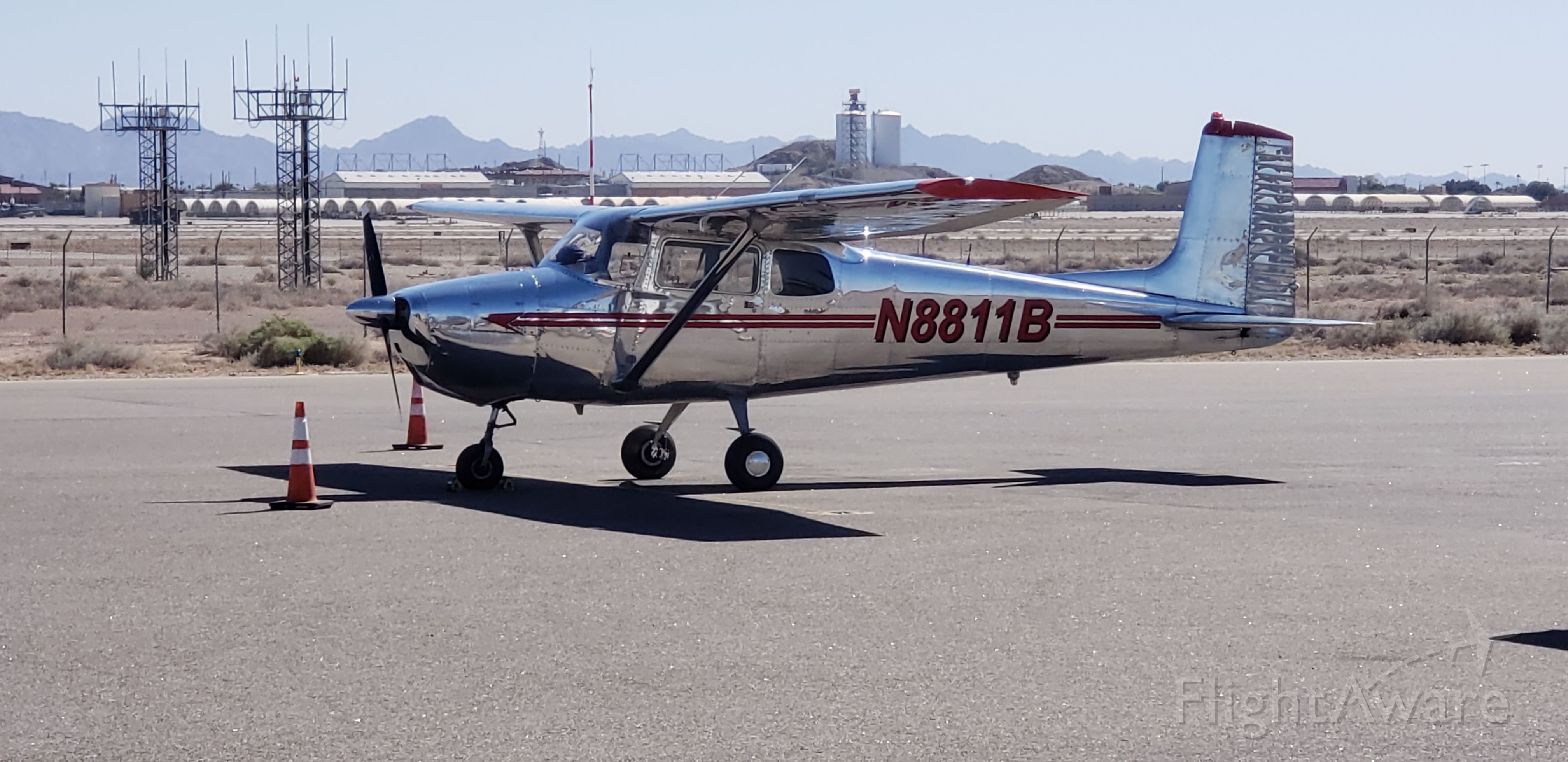 Cessna Skyhawk (N8811B)