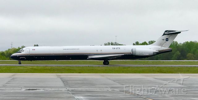 McDonnell Douglas MD-82 (XA-UTX)