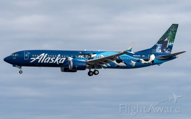 Boeing 737 MAX 9 (N932AK) - First flight for Orca