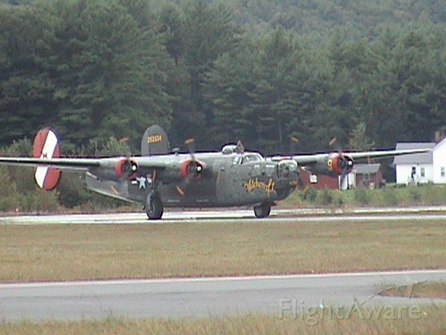 — — - Collings Foundation's B-24
