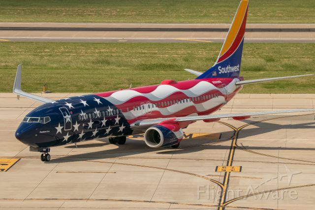Boeing 737-800 (N500WR) - Freedom One arriving into KDAL for the first time.