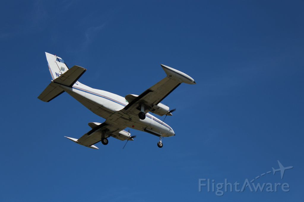 Cessna 402 (N3729C) - Standing below runway 32