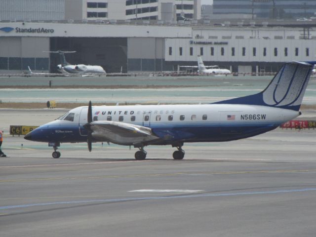Embraer EMB-120 Brasilia (N586SW)
